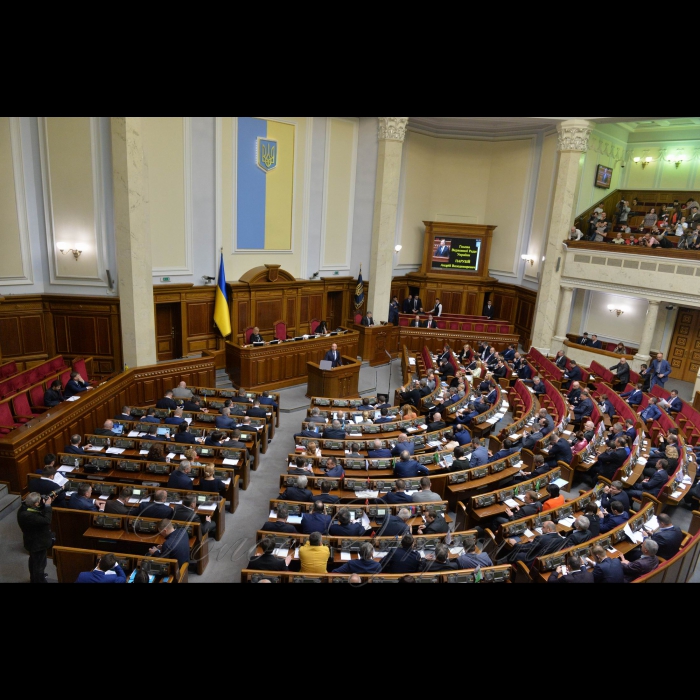 19 квітня 2018 Верховна Рада розглянула звернення Президента України до Вселенського Патріарха Варфоломія про надання Томосу про автокефалію Православної Церкви в Україні.
А.Парубій повідомив, що в пленарному засіданні бере участь Президент України Петро Порошенко. Президент України звернувся до народних депутатів з проханням підтримати його звернення до Вселенського Патріарха Варфоломія про надання Томосу про автокефалію Православної Церкви в Україні.