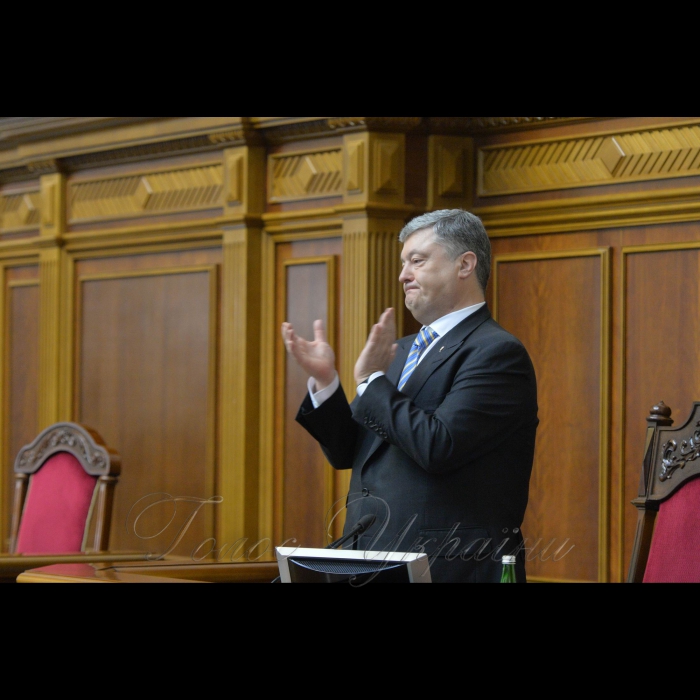19 квітня 2018 Верховна Рада розглянула звернення Президента України до Вселенського Патріарха Варфоломія про надання Томосу про автокефалію Православної Церкви в Україні.
А.Парубій повідомив, що в пленарному засіданні бере участь Президент України Петро Порошенко. Президент України звернувся до народних депутатів з проханням підтримати його звернення до Вселенського Патріарха Варфоломія про надання Томосу про автокефалію Православної Церкви в Україні.