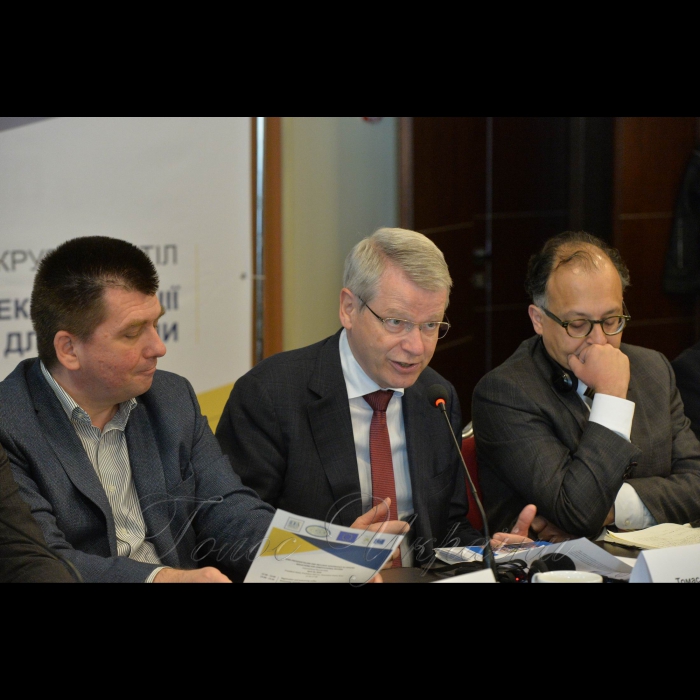 20 квітня 2018 парламентський Коституційний круглий стіл 