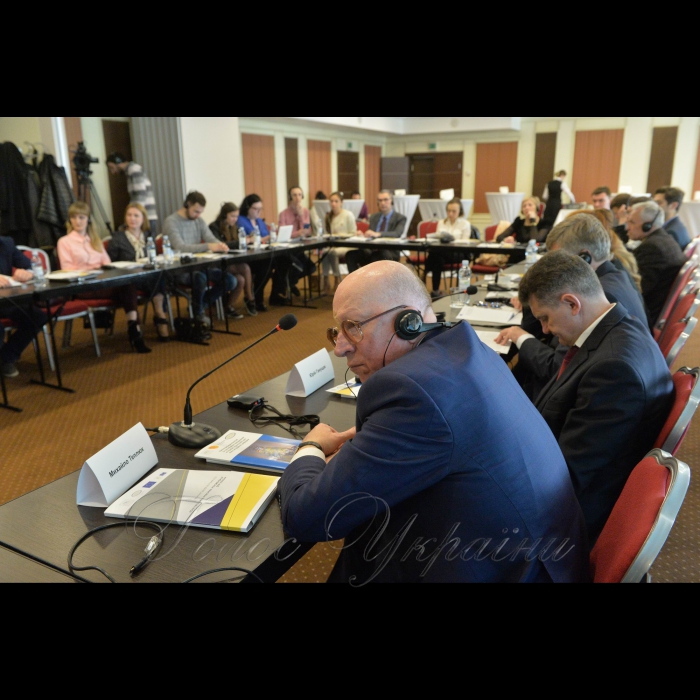 20 квітня 2018 парламентський Коституційний круглий стіл 