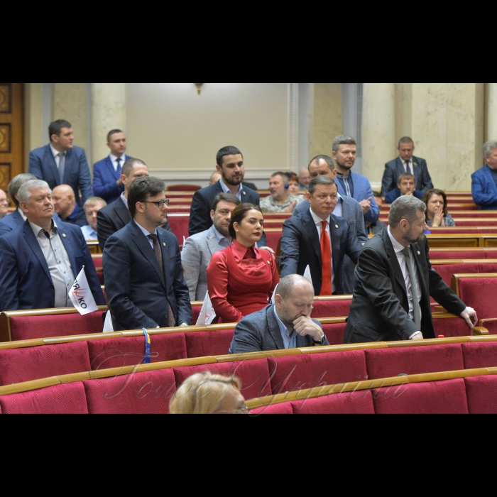 20 квітня 2018 сесія Верховної Ради України.
Головуючий повідомив, що у засіданні беруть участь члени Кабінету Міністрів на чолі з Прем'єр-міністром України В.Гройсманом. Розпочалася «година запитань до Уряду». 
