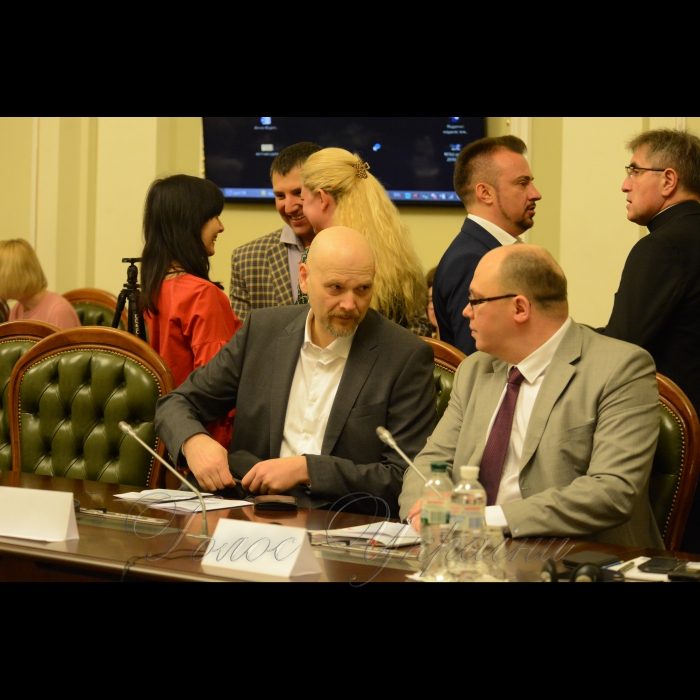 Міжнародна науково-практична конференція «Освіта. Родина. Економіка» 
Захід проводиться за ініціативи Голови Комітету Верховної Ради України у закордонних справах Ганни Гопко та Ради молодих учених при Міністерстві науки і освіти України.
Метою конференції є об’єднання зусиль органів влади, науковців та громадянського суспільства щодо визначення перспектив розвитку та реалізації освітньої політики на основі цінностей та прородинної політики в умовах євроінтеграції України.
