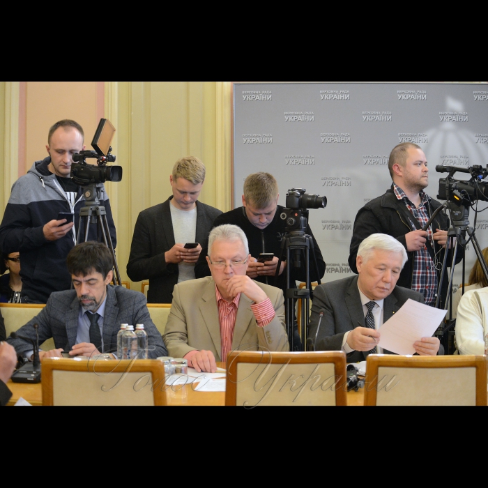 За підтримки Комітету Верховної Ради України з питань прав людини, національних меншин і міжнаціональних відносин та неурядової організації «Ініціатива з управління кризами» відбулася третя Національна платформа «Діалог про мир та безпечну реінтеграцію». Зустріч пройшла у форматі «круглого столу» на тему: «Війна, мир та реінтеграція: що буде після АТО?».