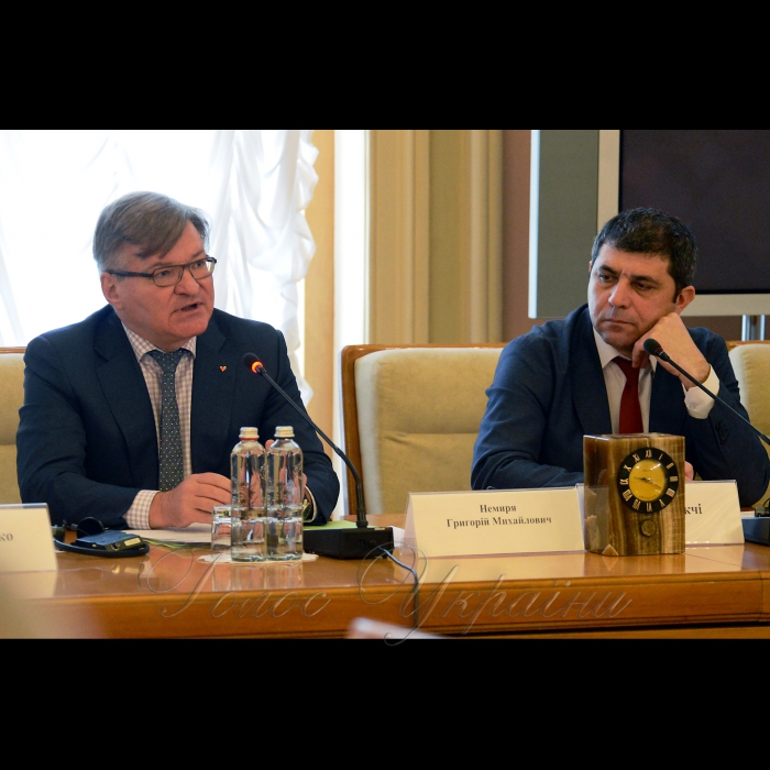 За підтримки Комітету Верховної Ради України з питань прав людини, національних меншин і міжнаціональних відносин та неурядової організації «Ініціатива з управління кризами» відбулася третя Національна платформа «Діалог про мир та безпечну реінтеграцію». Зустріч пройшла у форматі «круглого столу» на тему: «Війна, мир та реінтеграція: що буде після АТО?». Григорій Немиря голова Комітету Верховної Ради України з питань прав людини, національних меншин і міжнаціональних відносин та Юсуф Куркчі перший заступник Міністра з питань тимчасово окупованих територій та внутрішньо переміщених осіб України