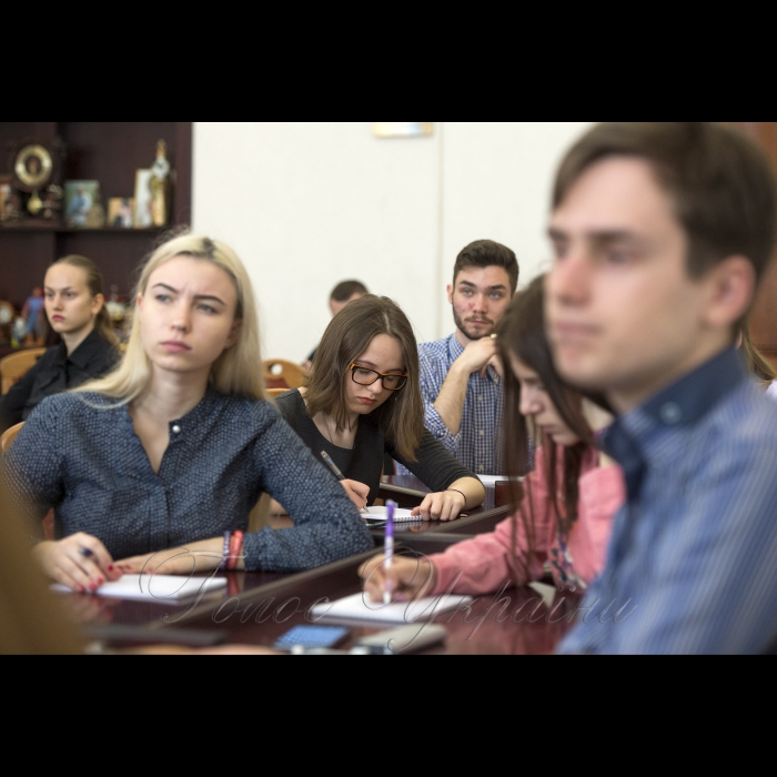 Керівник секретаріату Голови Верховної Ради України Тетяна Подольська прочитала лекцію у Київському національному університеті імені Тараса Шевченка в рамках просвітницького курсу про Парламент та історію українського парламентаризму. 
З ініціативи Голови Верховної Ради України Андрія Володимировича Парубія стартує просвітницький курс про Парламент та історію українського парламентаризму. У рамках цього курсу відбудеться серія лекцій у Вищих навчальних закладах України. Лекторами стануть працівники Апарату Верховної Ради України, народні депутати України та відомі громадські діячі.
