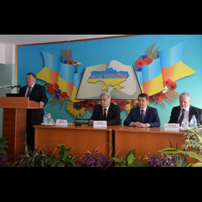 Немішаївський агротехнічний коледж НУБіП України, Київська обл. Директор Володимир Альохін, Президент ГО «УАН» Олексій Оніпко, селищний голова Немішаєво 