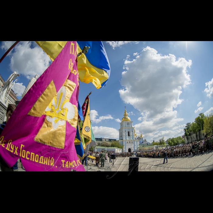 28 квітня 2018 пластуни під час святкування Дня пластової присяги та 100 літтям Київського Пласту на Михайлівській площі, в Києві. У цей день в Києві на Михайлівській площі відбувся урочистий церемоніал святкування Дня пластової присяги. Під час заходу пластуни склали присягу.