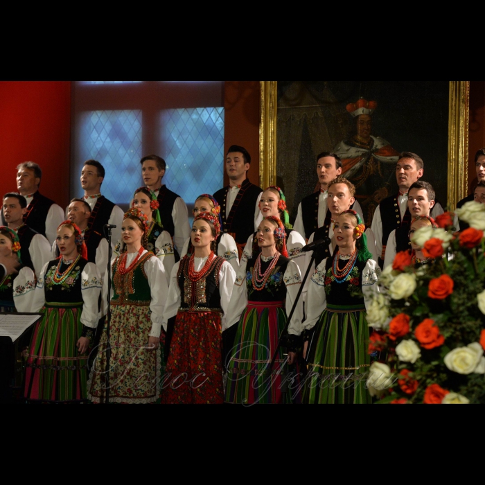 3 травня 2018 Вільнюс, Литовська Республіка.
Голова Верховної Ради України Андрій Парубій здійснив візит до Литовської Республіки для участі в урочистих заходах з нагоди відзначення 227-ї річниці підписання Конституції 3 травня 1791 року.
Урочисте прийняття від імені Спікера Сеймаса Литовської Республіки Віктораса Пранцкєтіса, Прем’єр-міністра Литовської Республіки Саулюса Сквєрняліса та Посла Республіки Польща в Литовській Республіці Урсули Дорошевської.
