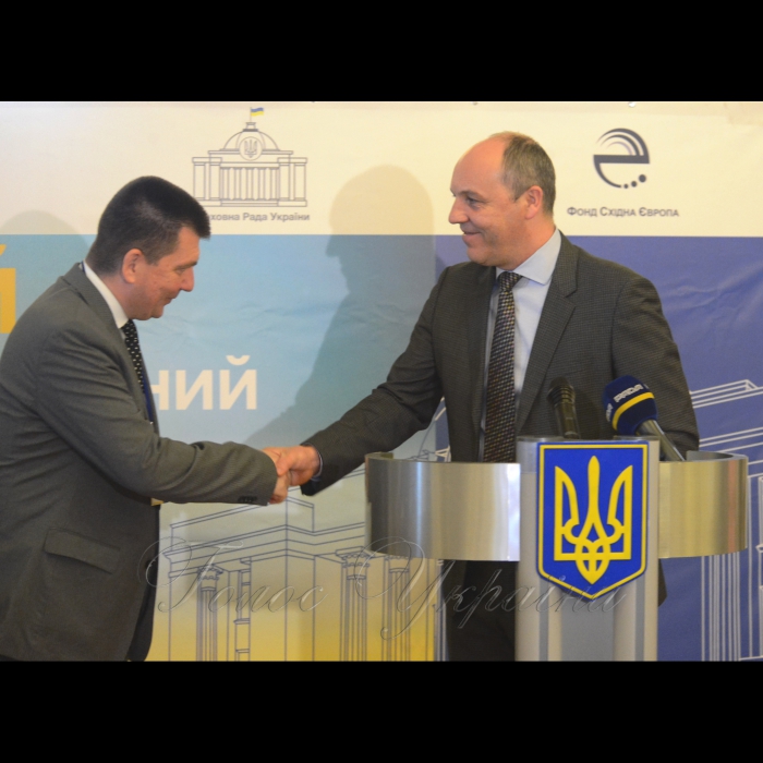 15 травня 2018 у Верховній Раді України за участі Голови ВР Андрія Парубія відкрито Інформаційний ярмарок – 2018 - десята традиційна презентація-виставка ресурсів організацій, що надають технічну, аналітичну та консультативну допомогу Верховній Раді України. Організатори: Апарат Верховної Ради України та Програма USAID 
