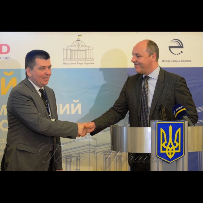 15 травня 2018 у Верховній Раді України за участі Голови ВР Андрія Парубія відкрито Інформаційний ярмарок – 2018 - десята традиційна презентація-виставка ресурсів організацій, що надають технічну, аналітичну та консультативну допомогу Верховній Раді України. Організатори: Апарат Верховної Ради України та Програма USAID 