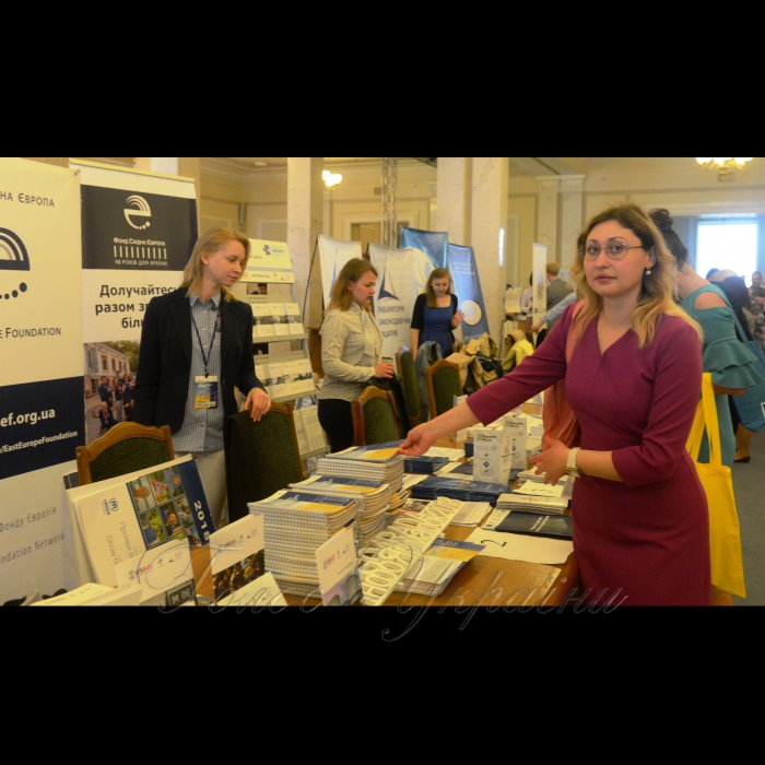 15 травня 2018 у Верховній Раді України за участі Голови ВР Андрія Парубія відкрито Інформаційний ярмарок – 2018 - десята традиційна презентація-виставка ресурсів організацій, що надають технічну, аналітичну та консультативну допомогу Верховній Раді України. Організатори: Апарат Верховної Ради України та Програма USAID 