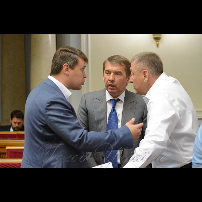 16 травня 2018 сесія Верховної Ради України. Вадим Івченко Б, Олег Кулініч ВІДРО, Петро Юрчишин БП.