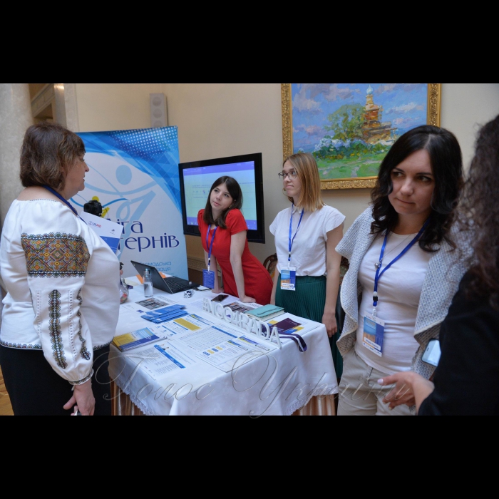 18 травня 2018 програма USAID РАДА з метою поглиблення співпраці між Верховною Радою України та організаціями громадянського суспільства провела всеукраїнську конференцію «Громадяни та парламент: моделі та інструменти ефективної взаємодії».