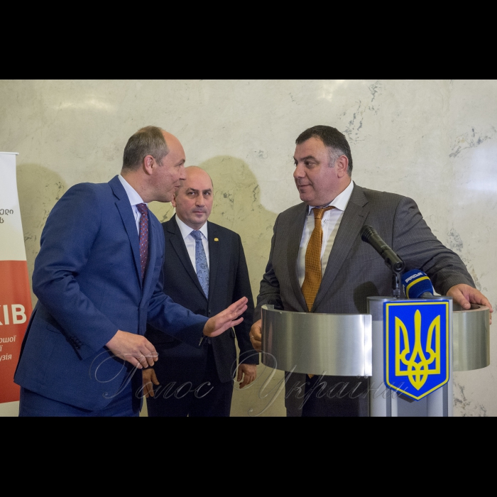 22 травня 2018 за участі Голови Верховної Ради України Андрія Парубія та за підтримки Посольства Грузії в Україні відбулася презентація фотовиставки «Перша Грузинська Демократична Республіка». Голова Верховної Ради України Андрій Парубій, Надзвичайний і Повноважний Посол Грузії в Україні Гела Думбадзе, народний депутат України Хвича  Мепарішвілі.