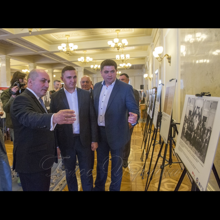 22 травня 2018 за участі Голови Верховної Ради України Андрія Парубія та за підтримки Посольства Грузії в Україні відбулася презентація фотовиставки «Перша Грузинська Демократична Республіка». Надзвичайний і Повноважний Посол Грузії в Україні Гела Думбадзе, народні депутати України Олександр Кодола та Віталій Корчик.