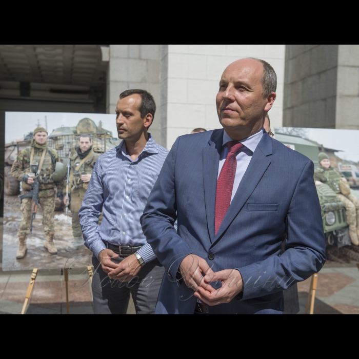 24 травня 2018 на внутрішньому подвір’ї Верховної Ради відбувся благодійний концерт «ТАМ, ДЕ МИ - ТАМ УКРАЇНА!», організований БФ «Інформаційно-координаційний центр», за підтримки Голови Верховної ради України Андрія Парубія, а також Комітету Верховної Ради України у справах ветеранів, учасників бойових дій, учасників антитерористичної операції та людей з інвалідністю.
Мета концерту та збору коштів – запуск проекту «Дому ветерана» у Житомирі. Презентувати проект будуть Керівник Житомирської ОДА Ігор Гундич, а також міський голова Житомира Сергій Сухомлин.
Концертна програма буде представлена групами: «Ріфмастер» та «Без обмежень».