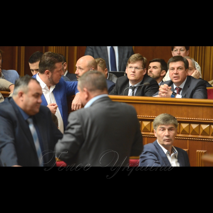 25 травня 2018 сесія Верховної Ради України. Міністри Розенко, Зубко.