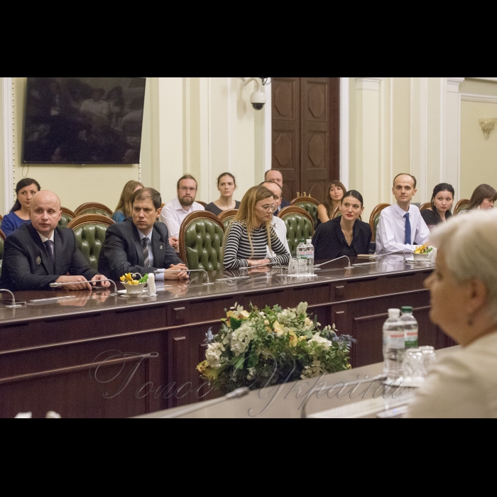 25 травня 2018 голова Верховної Ради Андрій Парубій вручив відзнаки Українського парламенту працівникам сфери освіти та молодим вченим.
Голова Українського парламенту оголосить про присудження премії Верховної Ради України педагогічним працівникам загальноосвітніх, професійно-технічних, дошкільних та позашкільних навчальних закладів  за особливі успіхи у здійсненні навчання і виховання учнів, вихованців та слухачів; а також молодим ученим у галузі фундаментальних і прикладних досліджень та науково-технічних розробок.