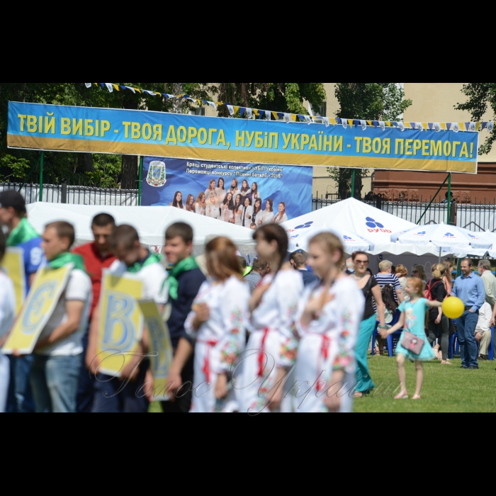 26 травня 2018 НУБіП України відсвяткував своє 120-річчя.    Гостей вітав ректор Станіслав Ніколаєнко, який з гордістю відзначив ту високу оцінку, яку дали колективу керівництво держави, уряду і особисто Президент України та увагу з боку міжнародної спільноти: майже 100 гостей з 24 країн світу приїхали на святкування. За свою 120-річну історію НУБіП випустив майже 200 тисяч фахівців, які прославили свою alma mater по всьому світу. І зараз, незважаючи на складну фінансову і економічну ситуацію в країні, виш впевнено розвивається. За допомогою уряду і меценатів відновлено 3-й корпус, переобладнуються аудиторії і лабораторії. Студентство продемонструвало чудові знання на фінальних етапах Всеукраїнських студентських олімпіад і конкурсах наукових робіт. Вчені університету відзначені Преміями Президента України і Кабінету Міністрів.