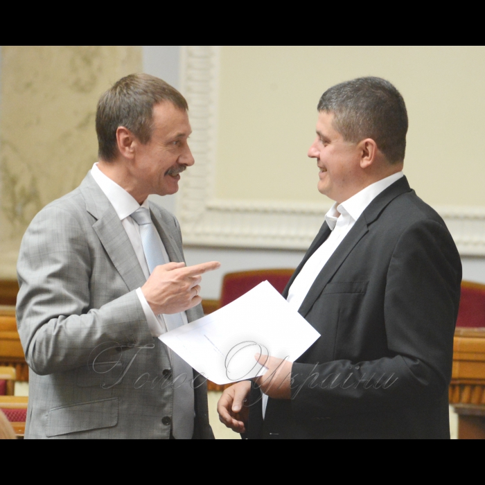 Сесія Верховної Ради України. Михайло Папієв ОП Максим Бурбак НФ 
