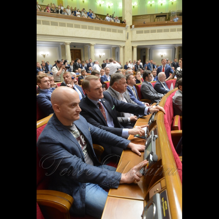 Сесія Верховної Ради України. Прийнято Закон 