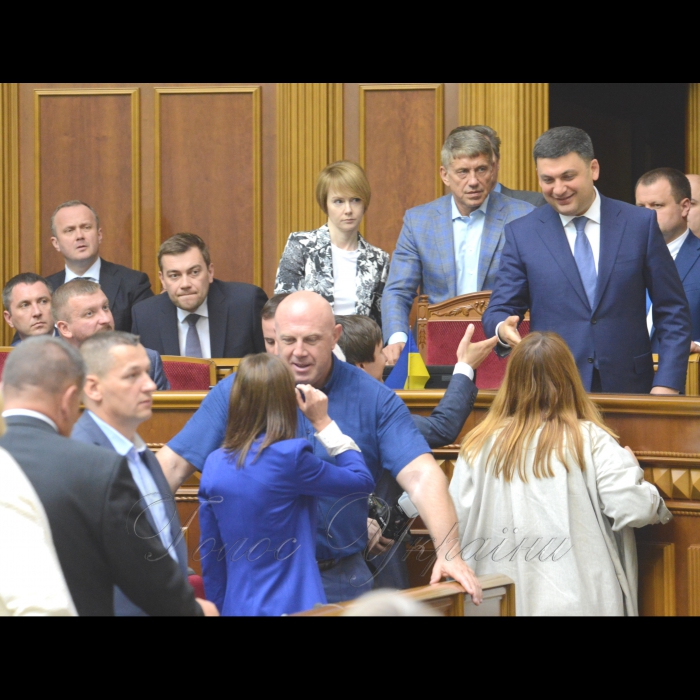 Сесія Верховної Ради України. Прийнято Закон 
