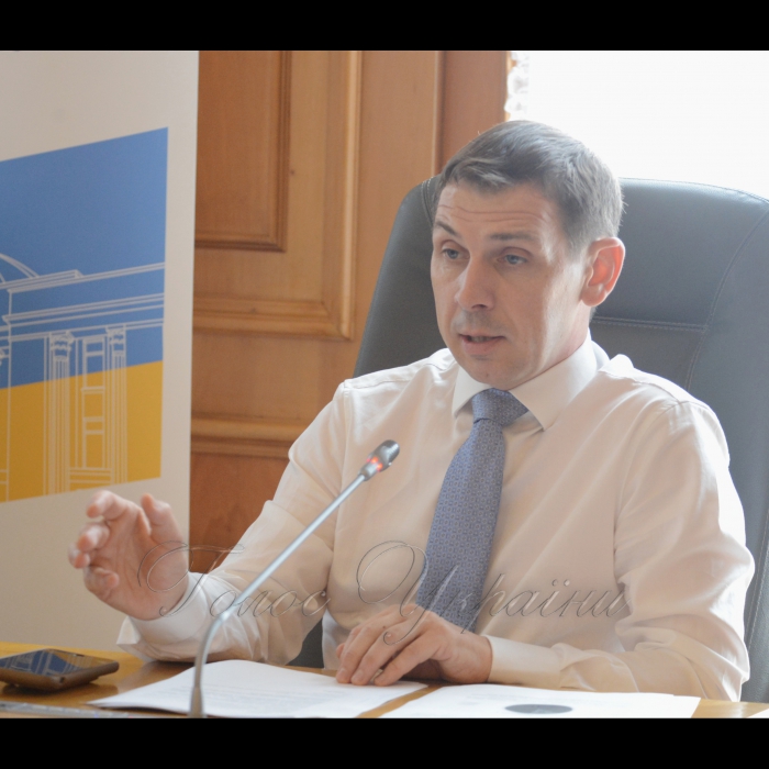 Лабораторія законодавчих ініціатив та Апарат Верховної Ради України проводять спільний захід «Презентація Керівних принципів проведення міських зібрань у форматі Town Hall Meeting». Олександр Черненко н.д. 
