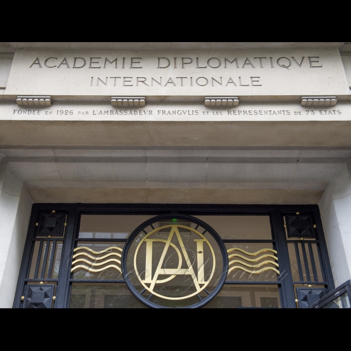 Голова Верховної Ради України Андрій Парубій розпочав візит до Французької Республіки. Париж. Виступ в Міжнародній дипломатичній академії на тему: «Україна, зовнішні та внутрішні виклики» 