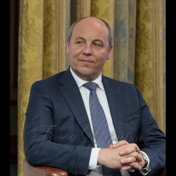 Голова Верховної Ради України Андрій Парубій розпочав візит до Французької Республіки. Париж. Виступ в Міжнародній дипломатичній академії на тему: «Україна, зовнішні та внутрішні виклики» 