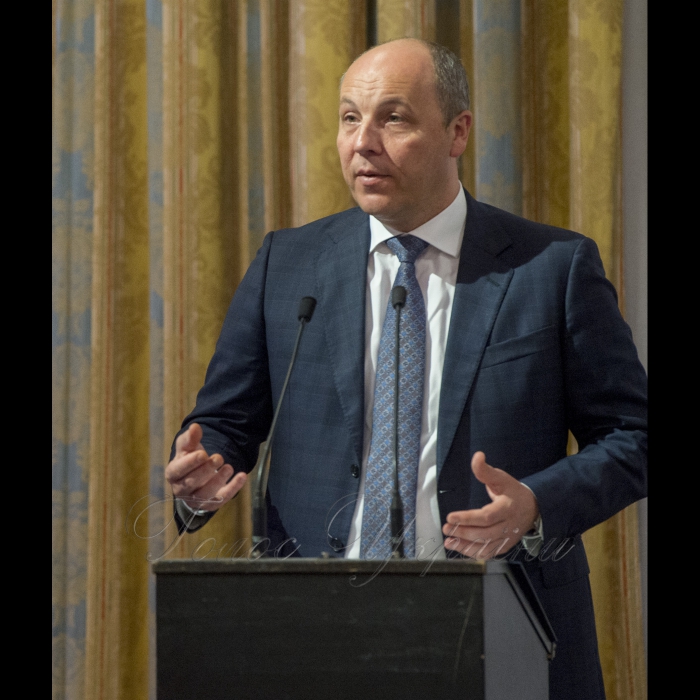 Голова Верховної Ради України Андрій Парубій розпочав візит до Французької Республіки. Париж. Виступ в Міжнародній дипломатичній академії на тему: «Україна, зовнішні та внутрішні виклики» 