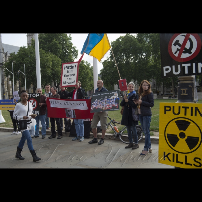 Голова Верховної Ради Андрій Парубій перебуває з візитом у Сполученому Королівстві Великої Британії та Північної Ірландії. Біля будівлі парламенту Великої Британії Голова Верховної Ради України підтримав земляків які вимагали звільнення в'язнів Кремля