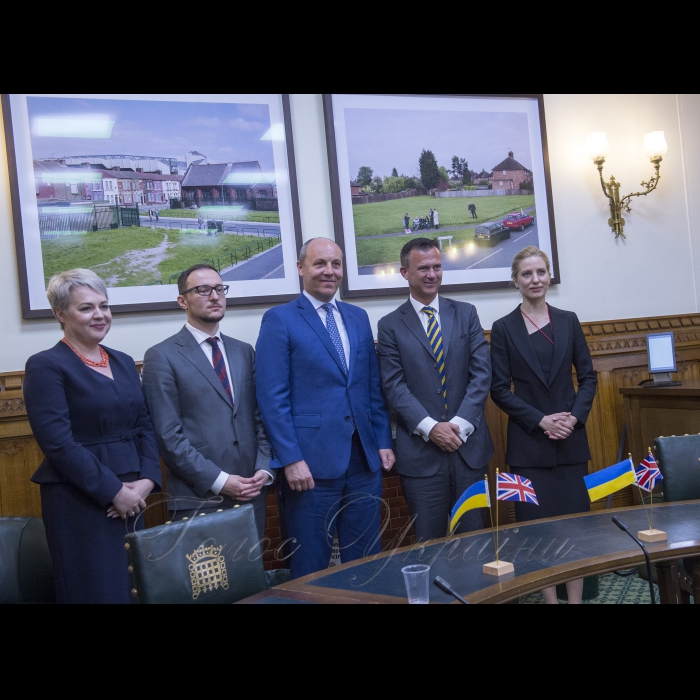 Голова Верховної Ради Андрій Парубій перебуває з візитом у Сполученому Королівстві Великої Британії та Північної Ірландії.
Зустріч з Міністром Збройних сил Великої Британії Марком Ланкастером
