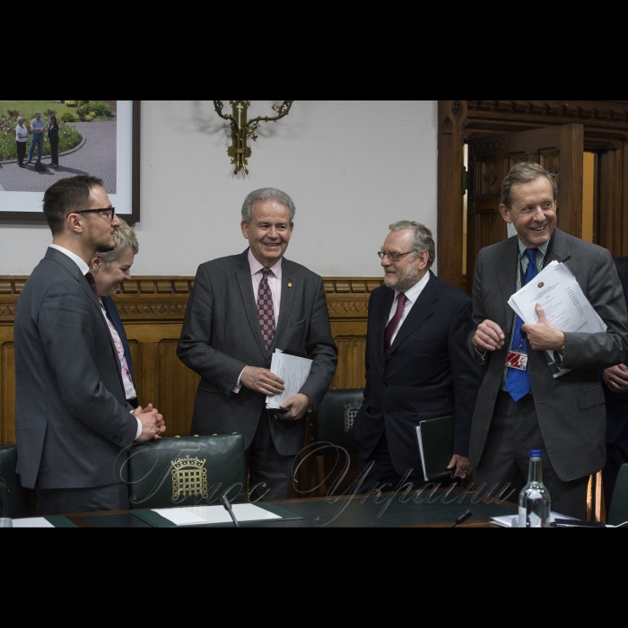 Голова Верховної Ради Андрій Парубій перебуває з візитом у Сполученому Королівстві Великої Британії та Північної Ірландії.

Зустріч з Головою Комітету з питань оборони Палати громад Парламенту Великої Британії Дж. Льюісом 
