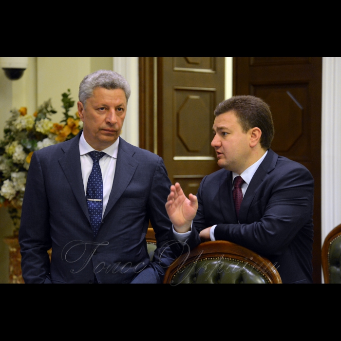 Погоджувальна рада у Верховній Раді України. Юрій Бойко (ОП) Віктор Бондар (Відро)
