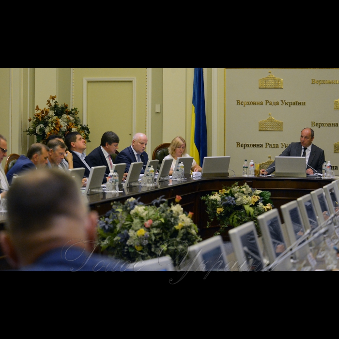 Погоджувальна рада у Верховній Раді України. Сергій Соболєв (Б) Олег Березюк (САМ) Максим Бурбак (НФ) Артур Герасимов (БП) Степан Кубів 1-й віце-прем’єр міністр, Парубій