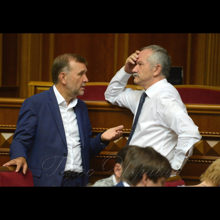 Сесія Верховної Ради України. Олександр Бакуменко БП Віктор Пинзеник БП