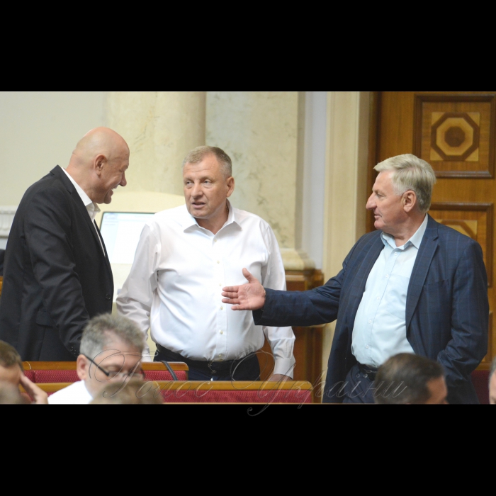 Сесія Верховної Ради України. Олександр Ревега БП Петро Юрчишин БП Микола Лаврик БП
