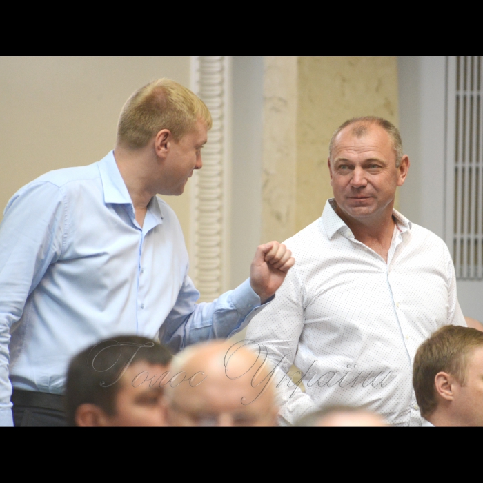 Сесія Верховної Ради України. Валерій Лунченко НФ Ігор Бриченко НФ