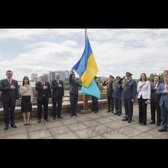 Робочий візит Голови Верховної Ради України Андрія Парубія  до Сполучених Штатів Америки 

Церемонія підняття прапору Кримськотатарського народу на будинку посольства України в США, 
