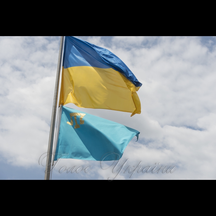 Робочий візит Голови Верховної Ради України Андрія Парубія  до Сполучених Штатів Америки 

Церемонія підняття прапору Кримськотатарського народу на будинку посольства України в США, 
