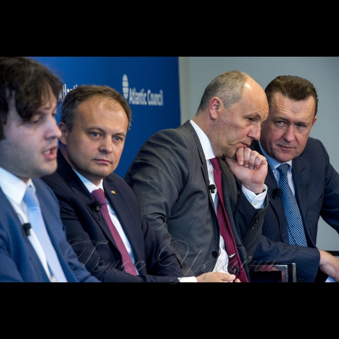 Робочий візит Голови Верховної Ради України Андрія Парубія  до Сполучених Штатів Америки. 
Участь у дискусії в Атлантичній раді (спільно зі спікерами парламентів Грузії та Молдови). Участь у публічному заході у Національному прес-клубі (спільно зі спікерами парламентів Грузії та Молдови). Cпікер парламента Грузії Іраклій Кобахідзе, спікер парламента Молдови Андріан Канду, Голова ВР України Андрій Парубій, перекладач Олександр Фурман
