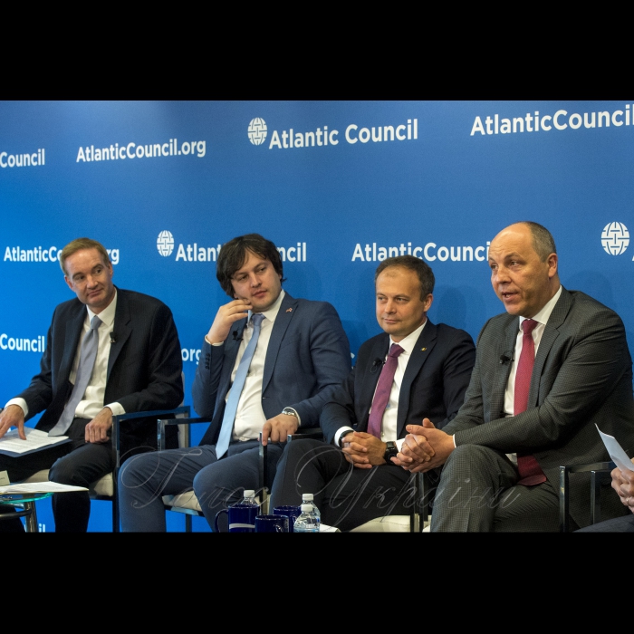 Робочий візит Голови Верховної Ради України Андрія Парубія  до Сполучених Штатів Америки. 
Участь у дискусії в Атлантичній раді (спільно зі спікерами парламентів Грузії та Молдови). Участь у публічному заході у Національному прес-клубі (спільно зі спікерами парламентів Грузії та Молдови). Модератор Михаель Карпентер, спікер парламента Грузії Іраклій Кобахідзе, спікер парламента Молдови Андріан Канду, Голова ВР України Андрій Парубій
