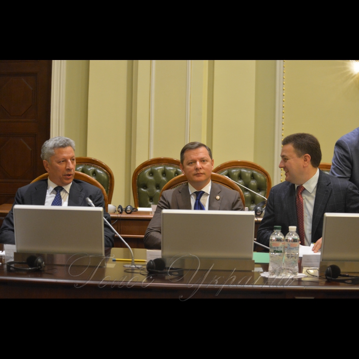 Засідання Погоджувальної ради Верховної Ради України. Юрій Бойко (ОП) Олег Ляшко (РП) Віктор Бондар (відро)