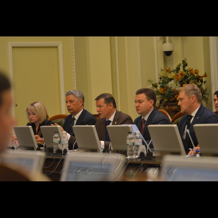 Засідання Погоджувальної ради Верховної Ради України. Ірина Луценко Юрій Бойко (ОП) Олег Ляшко (РП) Віктор Бондар (відро)Євген Рибчинський (воля)