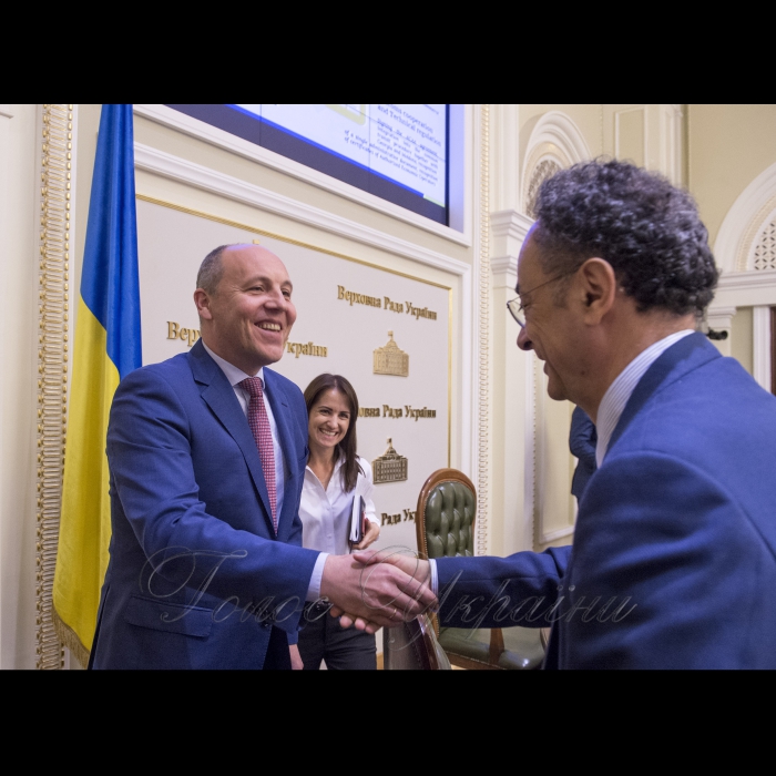Напередодні 20-го ювілейного Саміту Україна-ЄС Голова Верховної Ради України Андрій Парубій взяв участь у обговоренні стану виконання Україною та ЄС Угоди про асоціацію та пріоритетних напрямів співробітництва у цьому процесі з Надзвичайними та Повноважними Послами держав-членів ЄС в Україні, Головою Представництва ЄС в Україні Х. Мінгареллі.
У зустрічі взяла участь Уповноважена з прав людини Верховної Ради України Л.Денісова. Подольська
