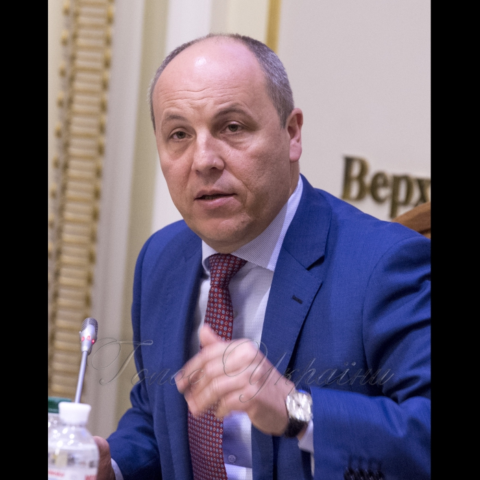 Напередодні 20-го ювілейного Саміту Україна-ЄС Голова Верховної Ради України Андрій Парубій взяв участь у обговоренні стану виконання Україною та ЄС Угоди про асоціацію та пріоритетних напрямів співробітництва у цьому процесі з Надзвичайними та Повноважними Послами держав-членів ЄС в Україні, Головою Представництва ЄС в Україні Х. Мінгареллі.
У зустрічі взяла участь Уповноважена з прав людини Верховної Ради України Л.Денісова.
