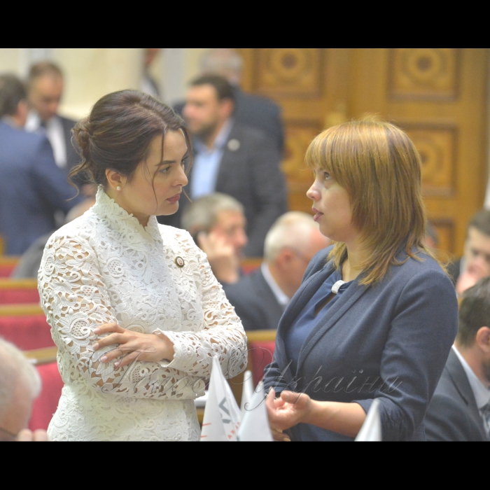 Сесія Верховної Ради України. Валерія Заружко РП Наталя Веселова позафр.