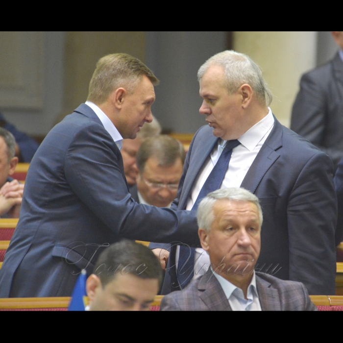 Сесія Верховної Ради України. Олександр Горбунов НФ Микола Величкович НФ