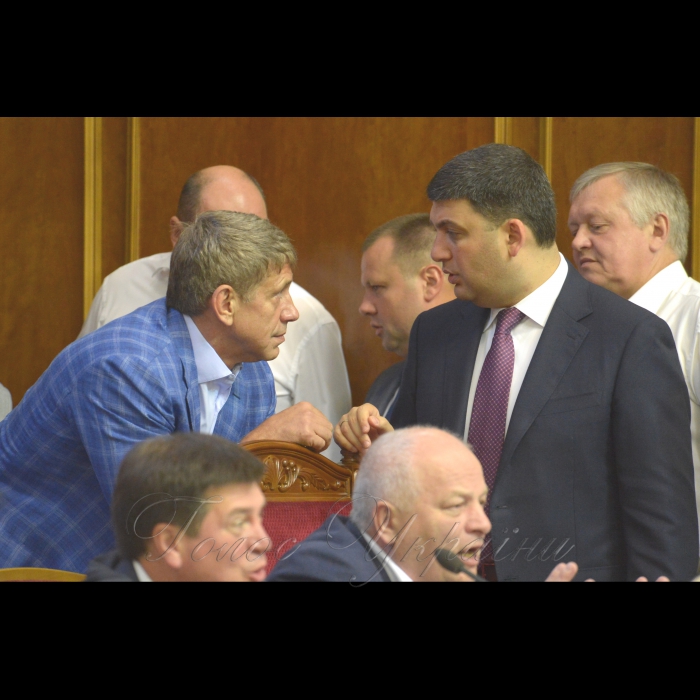 Сесія Верховної Ради України. Міністр палива та енергетики Ігор Насалик Володимир Гройсман