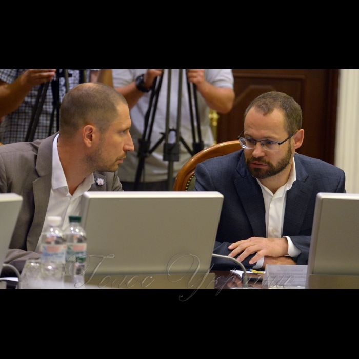 Погоджувальна рада у Верховній Раді України. Денис Силантьєв РП Павло Пинзеник НФ